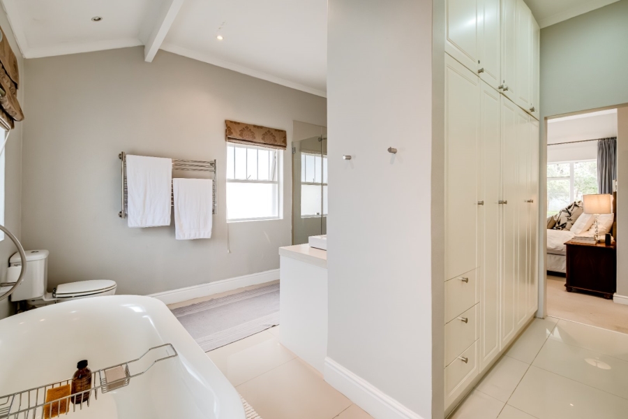 To Let 4 Bedroom Property for Rent in Constantia Western Cape